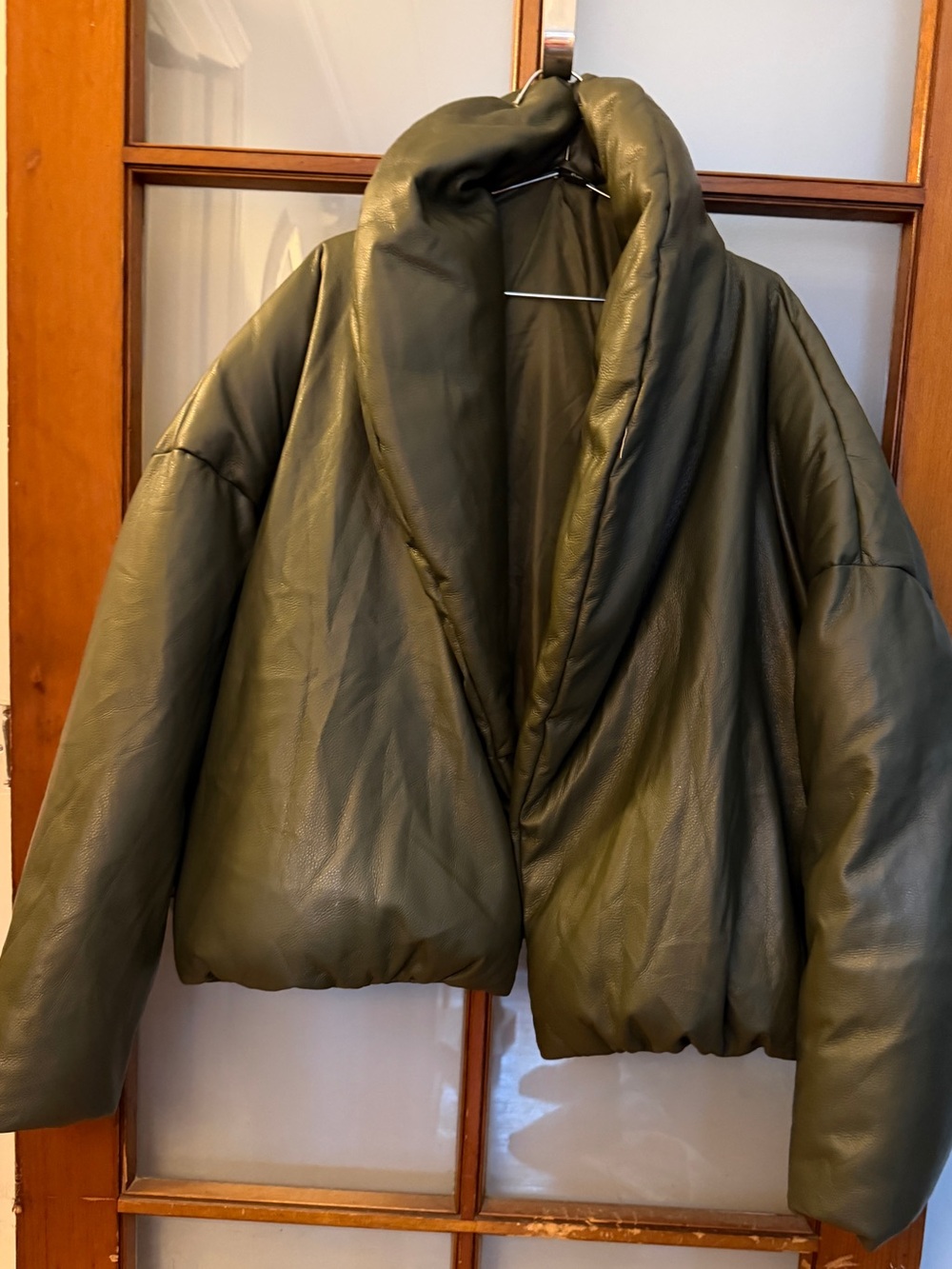PrettyLittleThing Olive Green Cropped Puffer Jacket